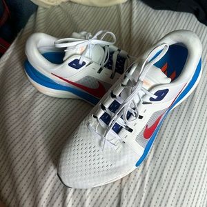 Nike Air Zoom Men’s Vomero 16 Worn Once!!!